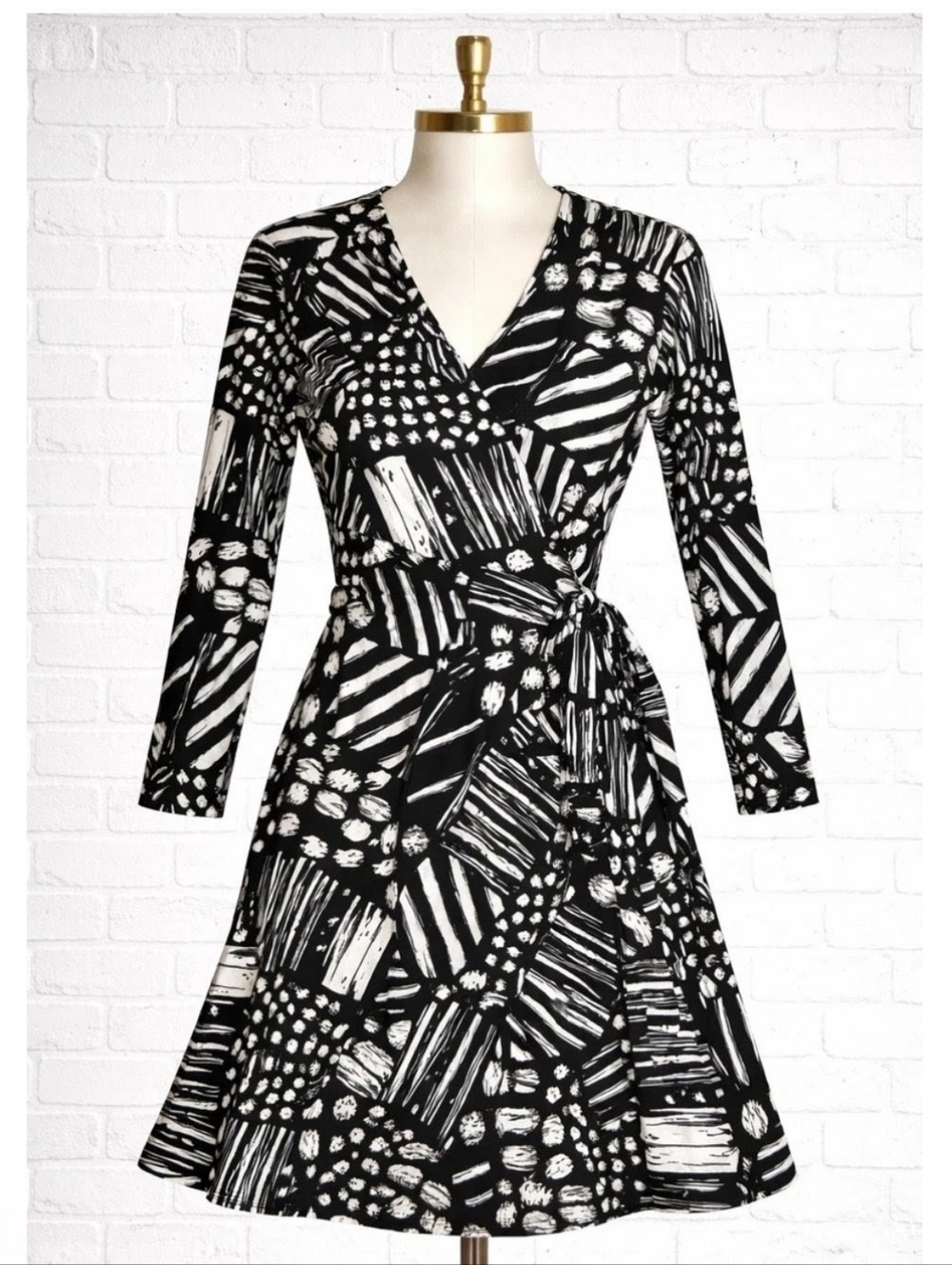 Vicky Tiel Black & White Printed Wrap Dress - Classic V-Neck Long Sleeve
